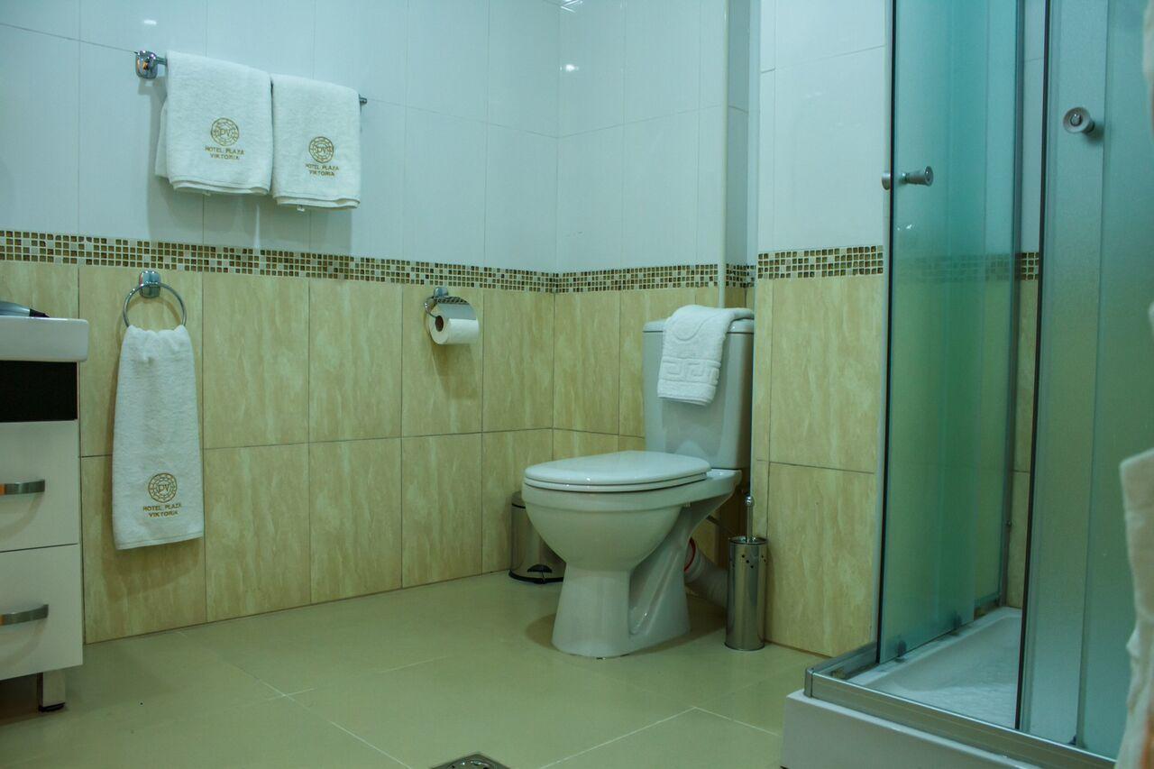 גיומרי Hotel Plaza Viktoria מראה חיצוני תמונה