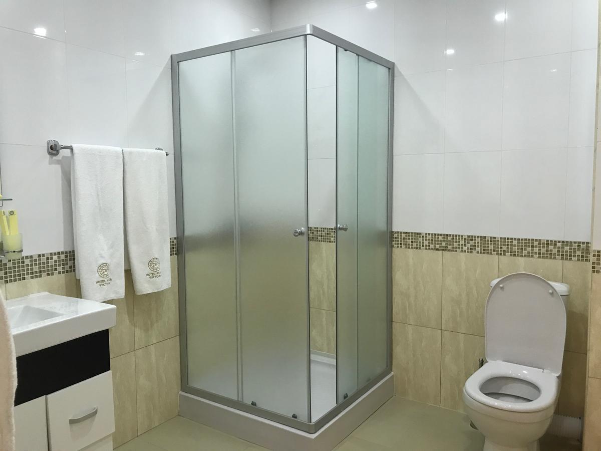 גיומרי Hotel Plaza Viktoria מראה חיצוני תמונה